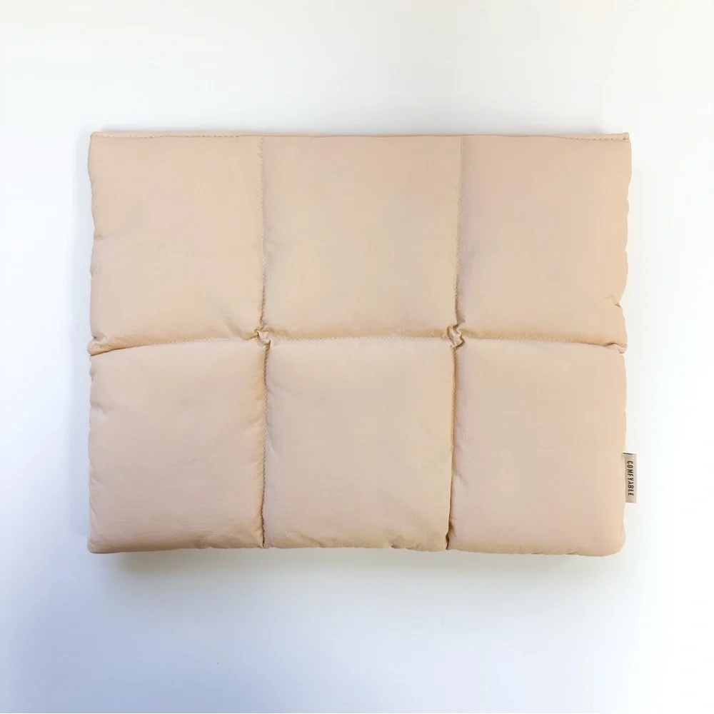 Comfyable Puffy Laptop Sleeve in Color Sand for 13 - 14 inch Mac Book
